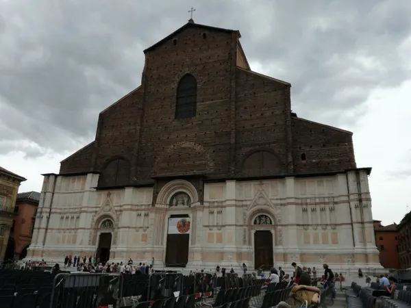 Bologna za den: věže, podloubí a nejlevnější jídlo na severu Itálie
