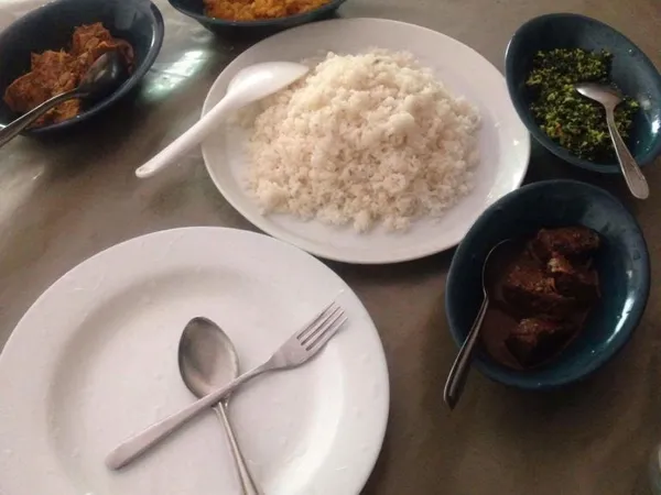 Srí Lanka low-cost: jak držet rozpočet a nespálit se na vstupném