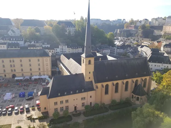 Lucemburk prakticky: doprava, rozpočet, jídlo a tempo města