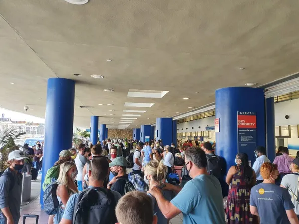 Letiště na St. Thomas je malé, ale chaotické a proces na letišti velmi zdlouhavý, USVI.